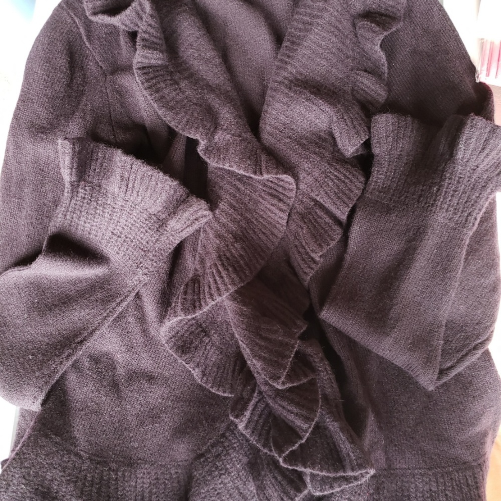 SOLD****Ralph Lauren Knit Ruffle Sweater - Picture 6 of 7